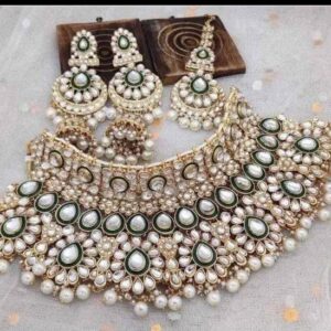 Jaipuri Kundan Jewelry for Traditional Looks