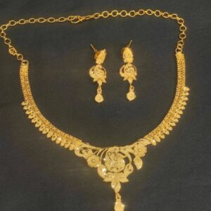 Elegant Chain & Earring Set – 100% Color Warranty