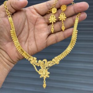 ✅ Product Description: Bring elegance and charm to your jewelry collection with this Premium Gold Plated Pendant Set, featuring a beautifully detailed shankh (conch shell) design that blends tradition with a modern twist. The set is expertly crafted to provide the rich look of real gold while remaining affordable and lightweight. With 100% Color Assurance, you can wear this set confidently for years without worrying about fading or dullness. It’s perfect for daily use, gifting, or adding a graceful touch to festive and cultural occasions. ✅ What’s Included: 1 Premium Gold-Plated Chain – Strong yet lightweight, suitable for all-day wear 1 Designer Pendant (Shankh Design) – Symbolic and elegant 1 Pair of Matching Earrings – Completes the look with balanced simplicity