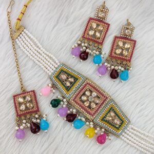 Handmade Simple Choker with Modern Design