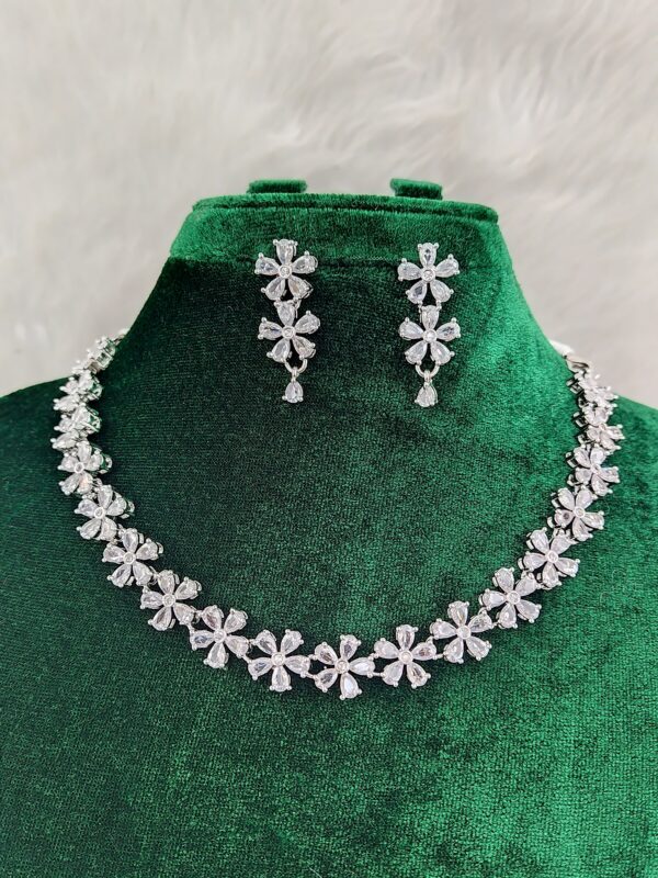 Classic Diamond Cut Necklace with Brilliant Shine