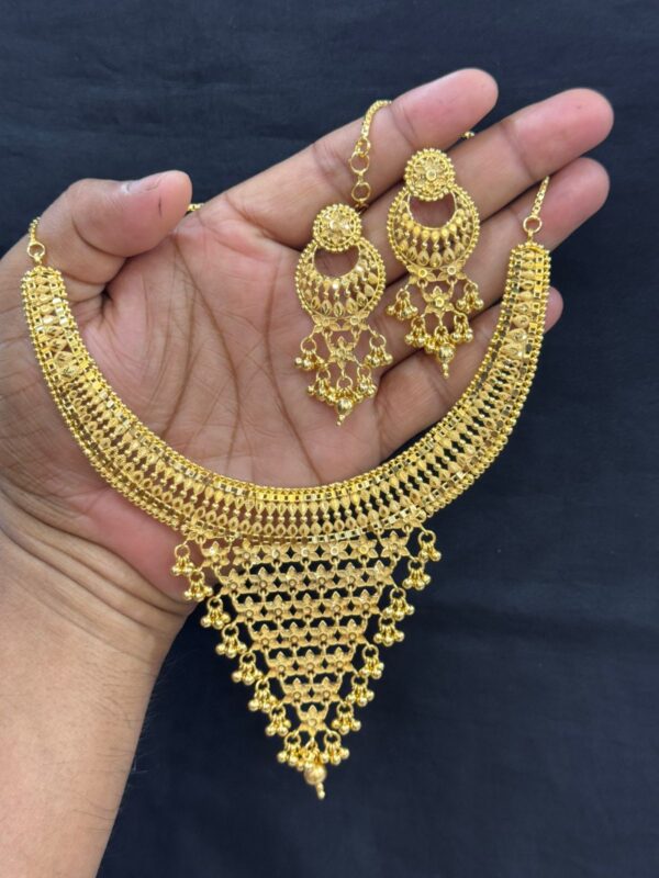 Trendy Forming Choker Set – 1.5 GM Gold Plated Design