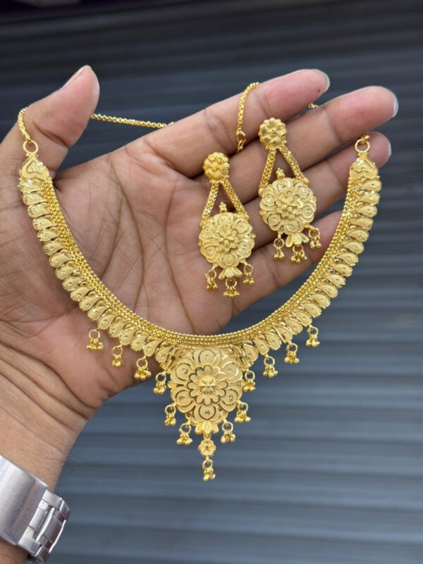 Elegant Forming Gold Plated Necklace Set
