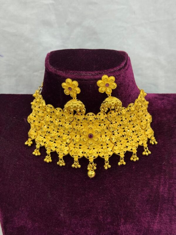 Budget-Friendly Elegant Gold Plated Choker Set