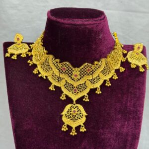 Simple & Elegant 1.5 GM Choker with Matching Earrings