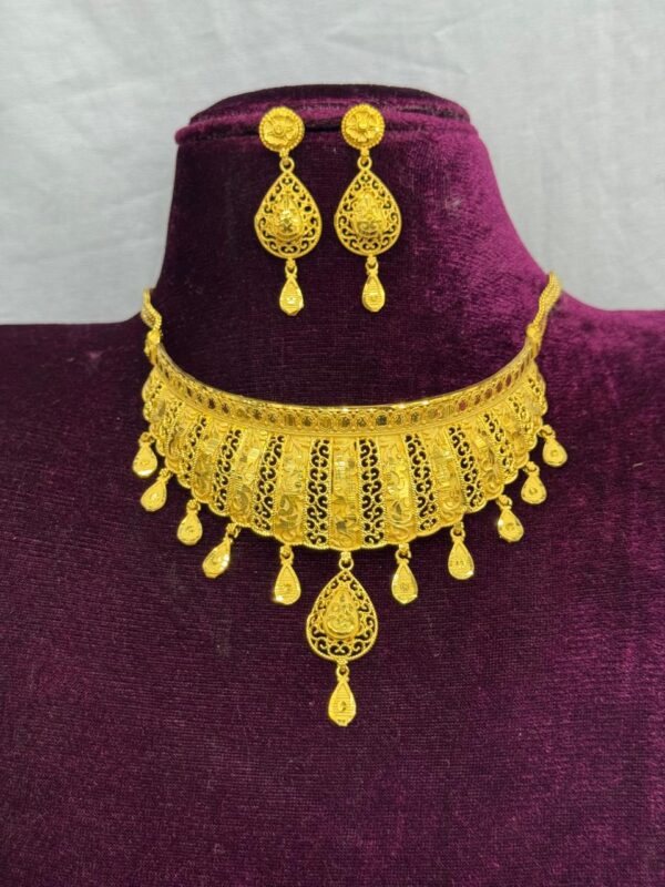 Trendy Forming Choker Set – 1.5 GM Gold Plated Design
