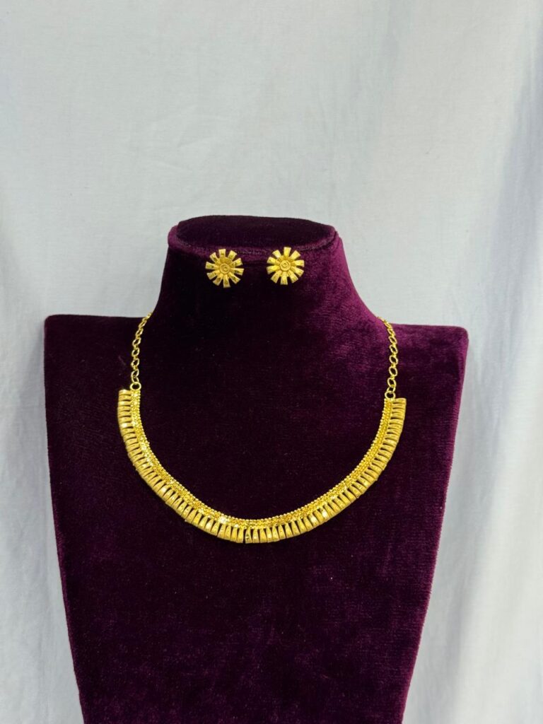 Forming Luxury Designer Gold Plated Jewelry Set for Her