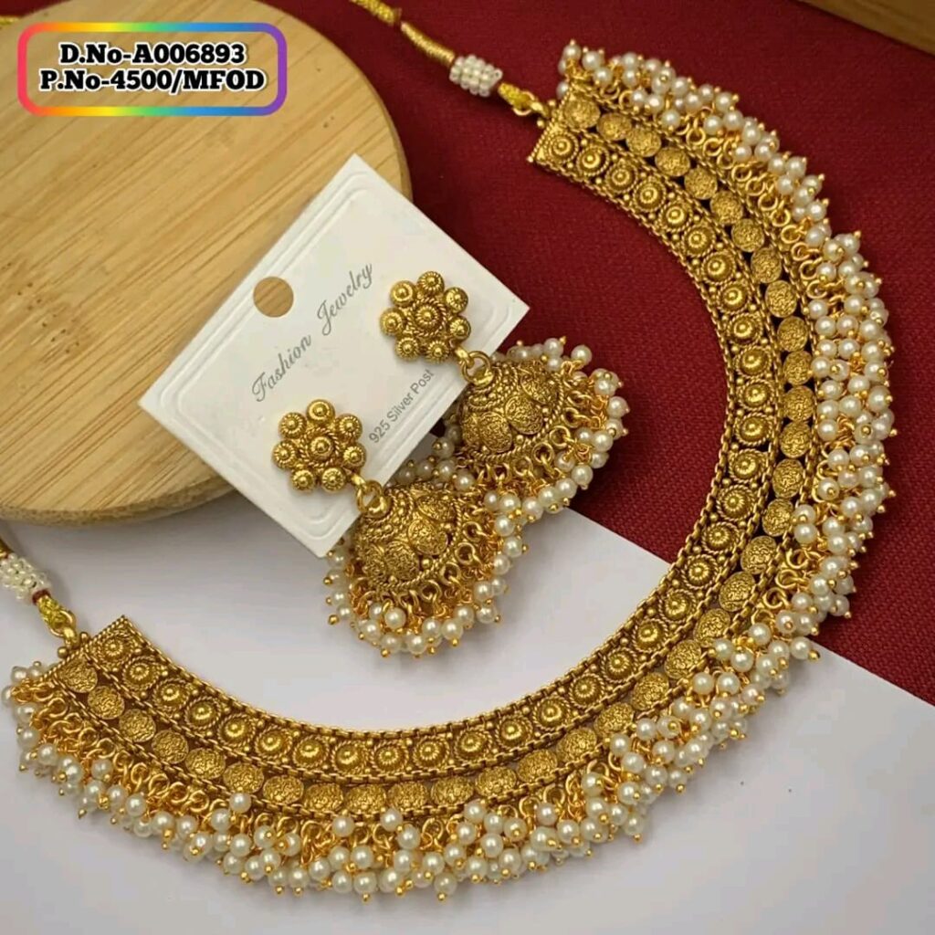 Elegant Colors Brand Gajra Necklace – Comfortable & Stylish