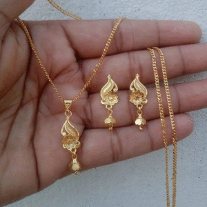 100% Color Guarantee Gold Plated Stylish Locket Set