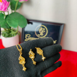 100% Color Guarantee Gold Plated Stylish Locket Set