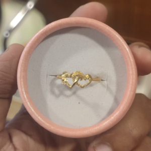 22K Gold Ring with Heart Design - 2 Ana 2 Rotti 6 Point