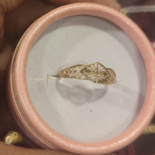 22K Gold Ring with Floral Cutwork Design - 1 Ana 4 rotti 7 Point
